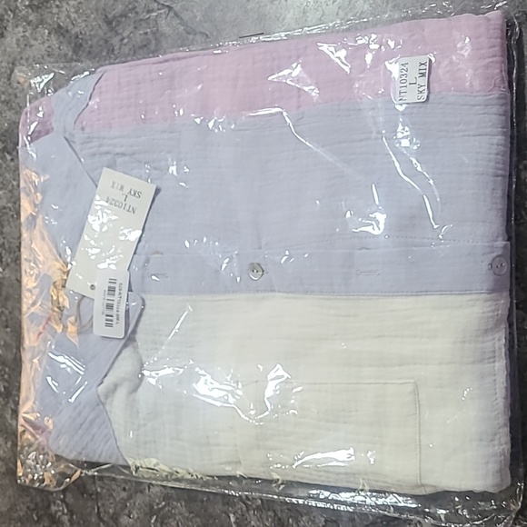 Color Block Top - Picture 5 of 5